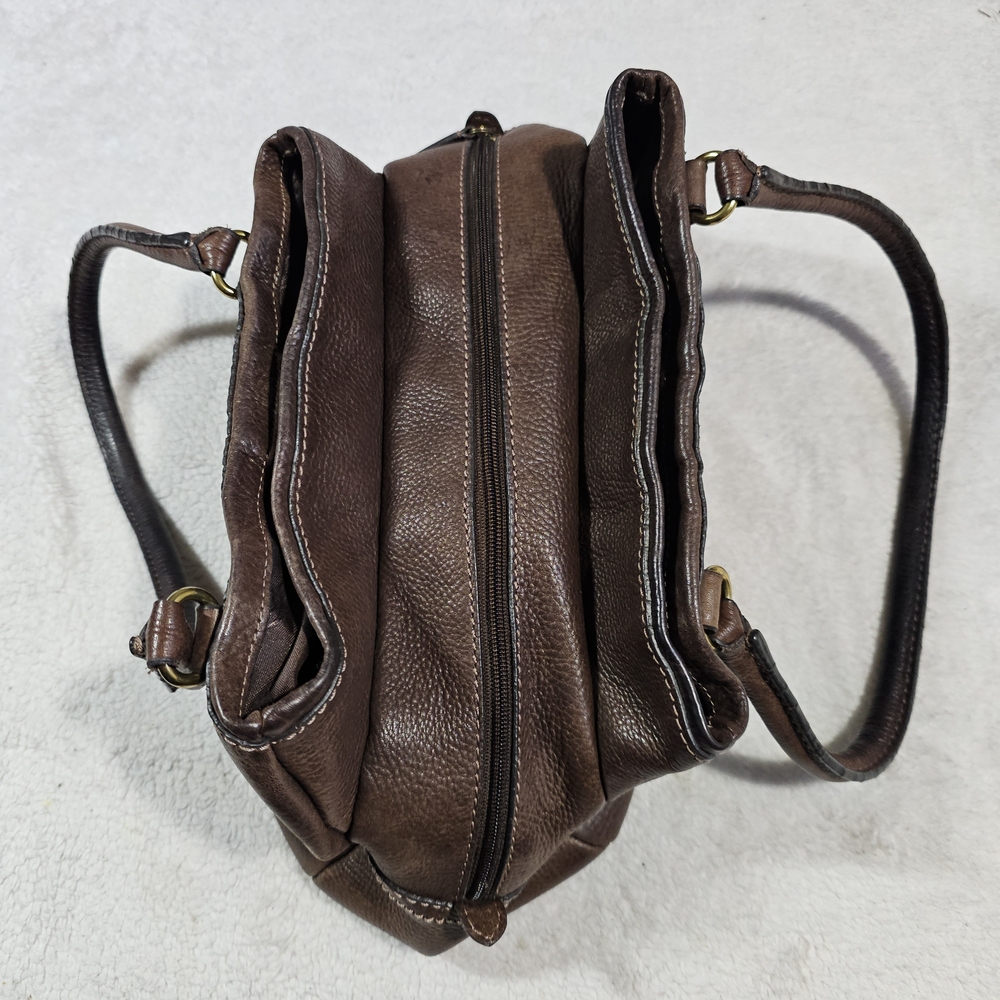 Elegant Brown Leather Handbag - Picture 10 of 16